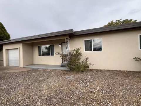 1017 Georgia St SE, Albuquerque, NM 87108