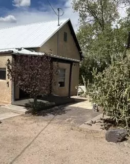 1511 Blake Rd SW, Albuquerque, NM 87105