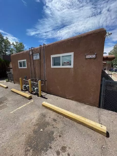 525 Valencia Dr SE, Albuquerque, NM 87108