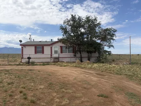 73 Sportsman Dr, Los Lunas, NM 87031
