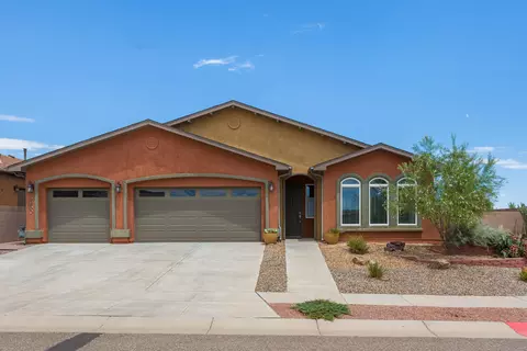 3960 Mora River Ave SW, Los Lunas, NM 87031