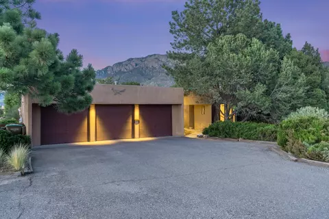 1178 Laurel Pl NE, Albuquerque, NM 87122