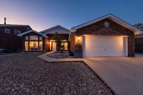 9309 Holm Bursun Dr NW, Albuquerque, NM 87114