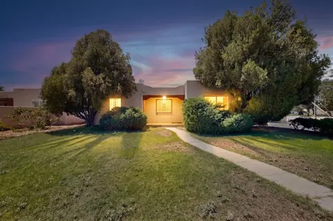 629 Dartmouth Dr NE, Albuquerque, NM 87106