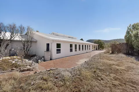 Exterior - 26 Juniper Hill Loop, Cedar Crest, NM 87008 photo 5 of 14