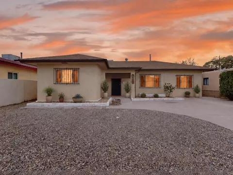 341 60th St NW, Albuquerque, NM 87105
