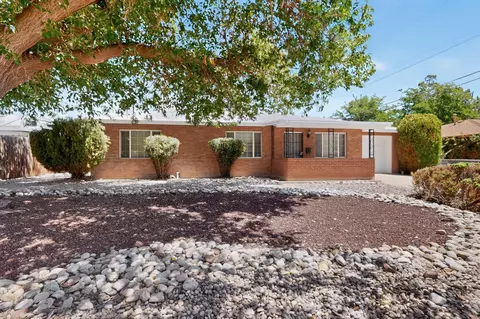 2710 Mesa Linda Dr NE, Albuquerque, NM 87112