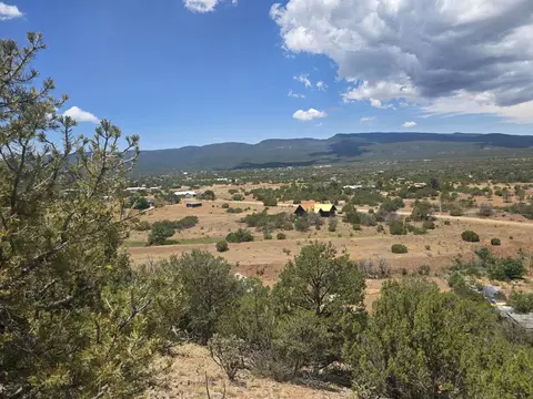 2 Lakeview Dr, Sandia Park, NM 87047