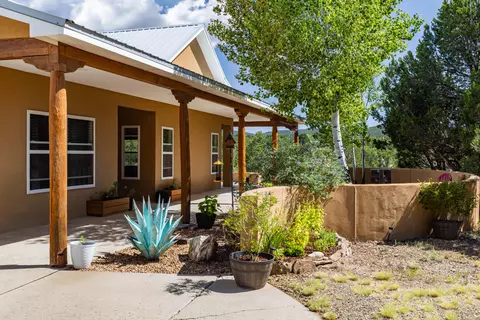 11 Monte Verde Rd, Tijeras, NM 87059