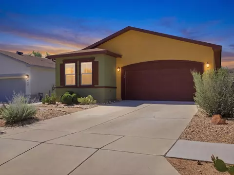 470 Zuni River Cir SW, Los Lunas, NM 87031