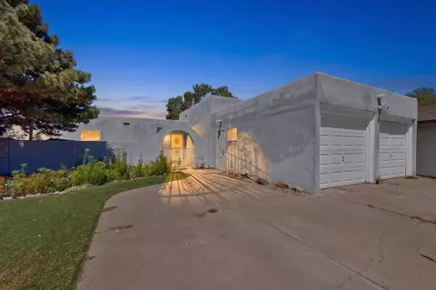 1709 Kirby St NE, Albuquerque, NM 87112