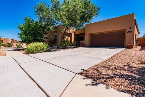 8136 Cayenne Dr NW, Albuquerque, NM 87120