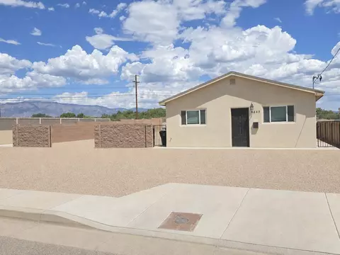 4640 Carlton St NW, Albuquerque, NM 87107