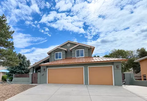 1506 Wells Dr NE, Albuquerque, NM 87112