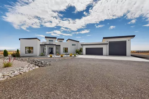 816 Villa Rd SE, Rio Rancho, NM 87124