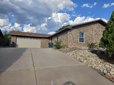 824 Landman Dr NE, Albuquerque, NM 87123