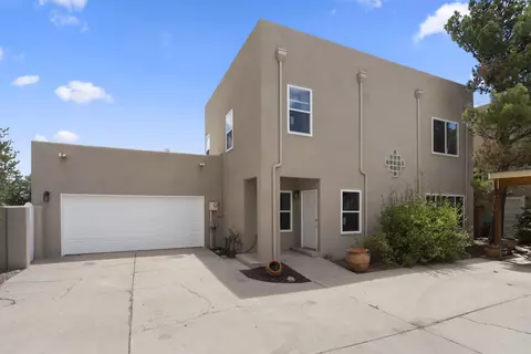 506 Phoenix Ave NW, Albuquerque, NM 87107