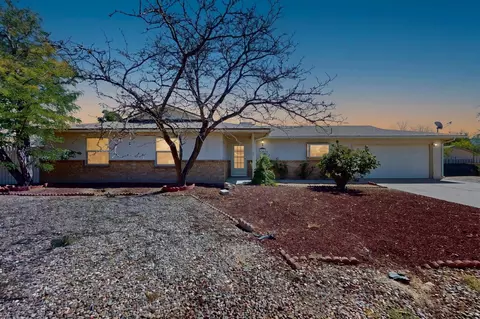 900 Peach Tree Rd SE, Rio Rancho, NM 87124