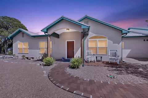 97 Sandia Mountain Ranch Dr, Tijeras, NM 87059