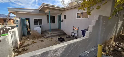 518 Valencia Dr SE, Albuquerque, NM 87108