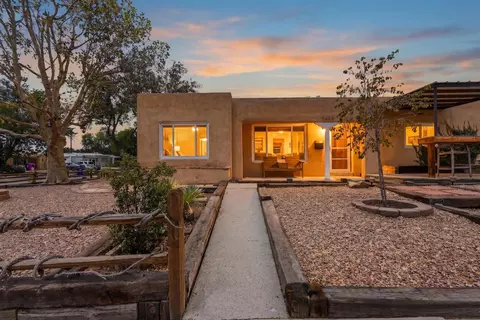 8403 Haines Ave NE, Albuquerque, NM 87110
