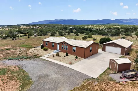 13 Crystal Gardens Ln, Tijeras, NM 87059