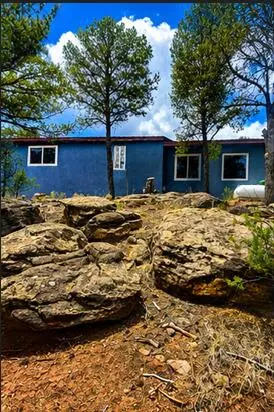22 Magpie Rd, Glorieta, NM 87535