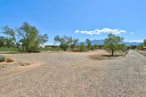53 Archibeque Ln, Corrales, NM 87048