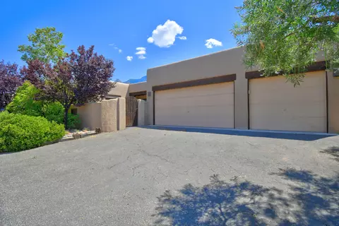2762 Cliffrose Dr NE, Albuquerque, NM 87122