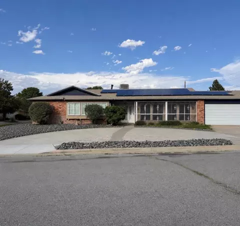 8903 Hannett Ave NE, Albuquerque, NM 87112