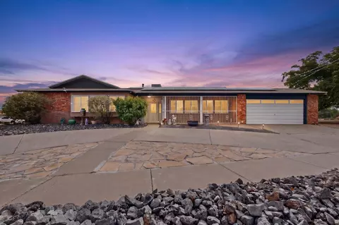 8903 Hannett Ave NE, Albuquerque, NM 87112