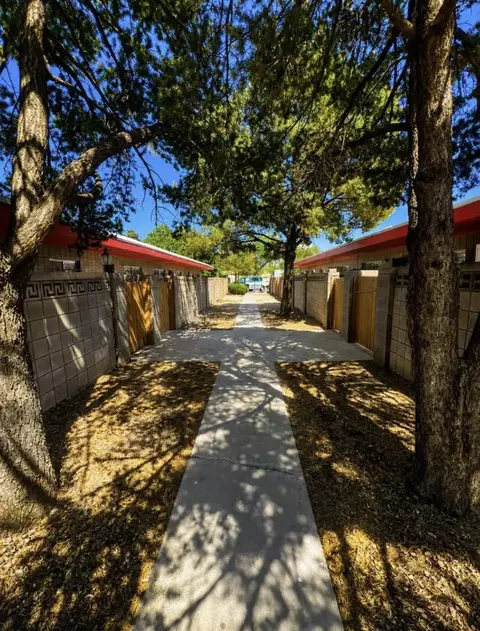 631 633 Mesilla St SE, Albuquerque, NM 87108