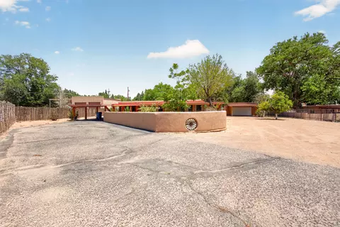 251 Sichler Dr SW, Los Lunas, NM 87031