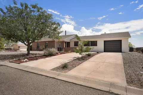 4980 Zirconia Dr NE, Rio Rancho, NM 87124