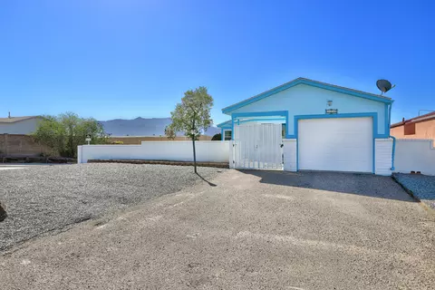 286 Pearl Dr NE, Rio Rancho, NM 87124