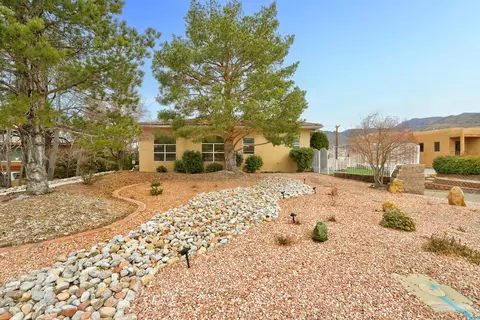 701 Stagecoach Rd SE, Albuquerque, NM 87123