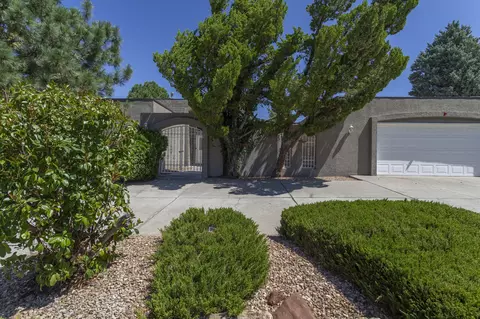7413 El Morro Rd NE, Albuquerque, NM 87109