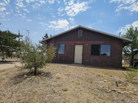 101 Black St, Santa Rosa, NM 88435