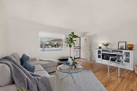 821 Cagua Dr SE, Albuquerque, NM 87108