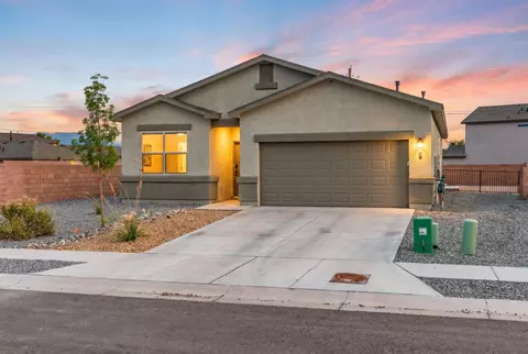 2 Avenida Parque Ct, Los Lunas, NM 87031