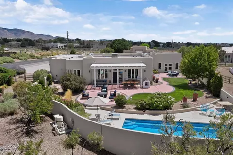 9215 Ventura St NE, Albuquerque, NM 87122