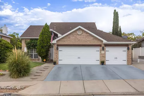 4304 Rio Colorado Rd NW, Albuquerque, NM 87120