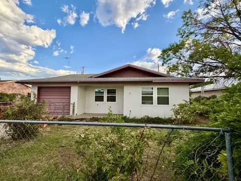 825 La Luz Dr SW, Belen, NM 87002