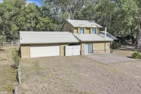 96 D Molina Rd, Peralta, NM 87042