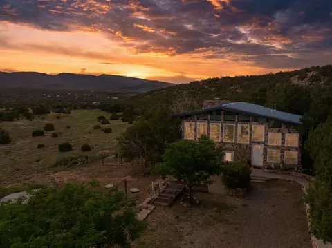 92 Valle Hermosa Rd, Sandia Park, NM 87047