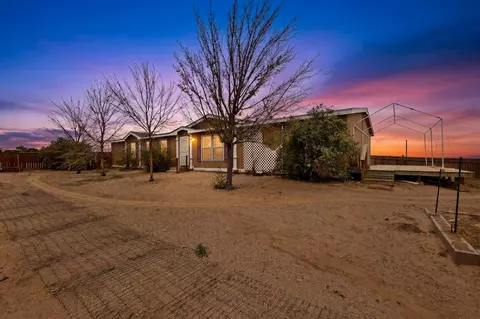 1014 25th St SW, Albuquerque, NM 87124