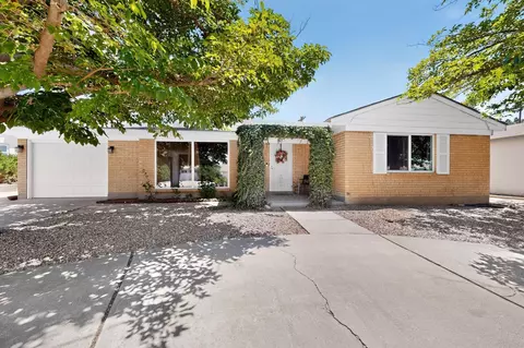 2814 Arizona St NE, Albuquerque, NM 87110