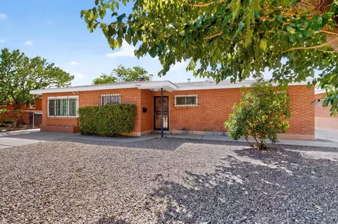 1809 Cornell Dr SE, Albuquerque, NM 87106