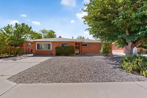 1809 Cornell Dr SE, Albuquerque, NM 87106