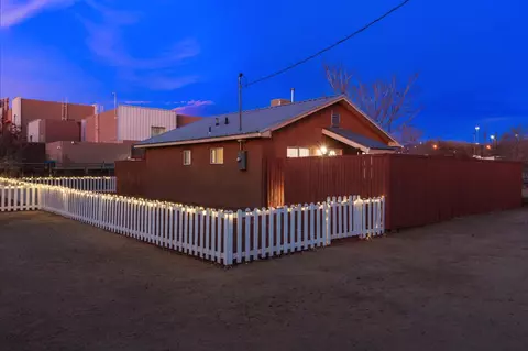 313 Mcknight Ave NE #ABCM, Albuquerque, NM 87102